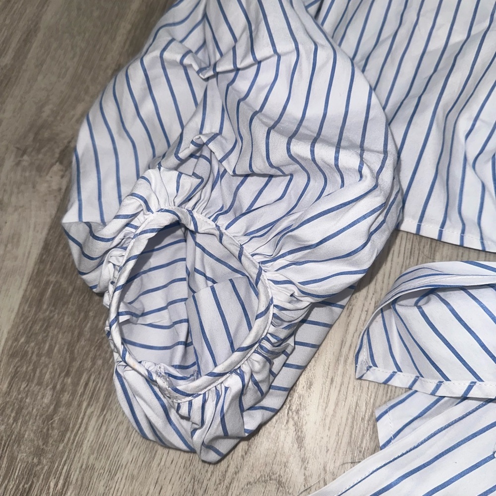 Striped front tie crop top - Picture 4 of 5